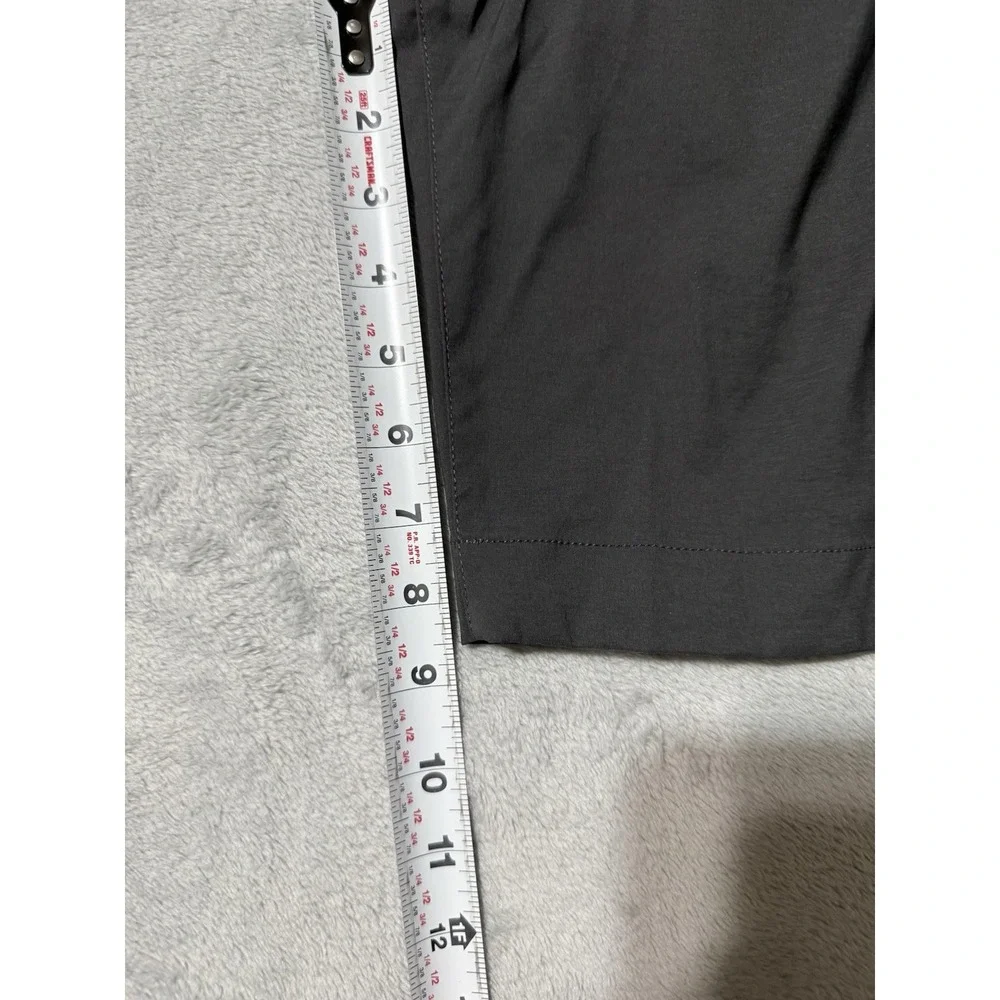 The North Face Rockaway Shorts Mens 29 Outdoor Athleisure Gray Nylon